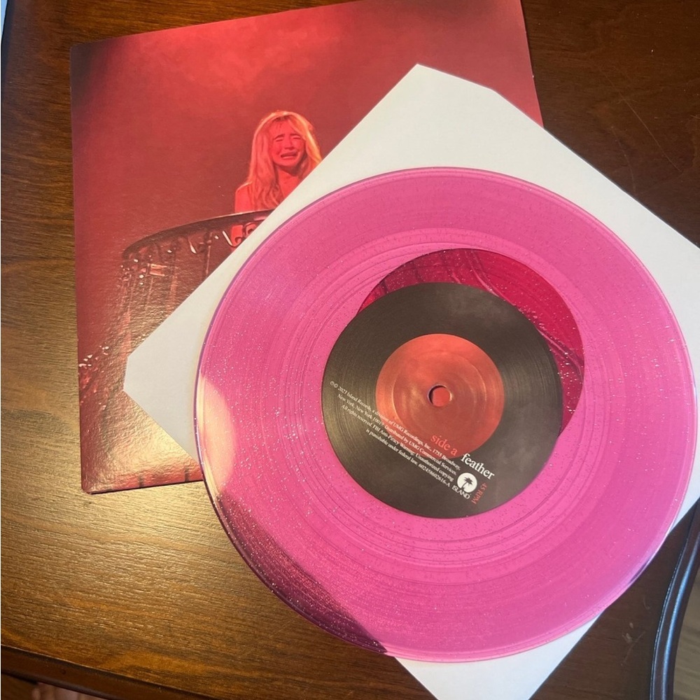 Sabrina Carpenter Feather Glitter Vinyl